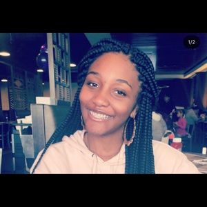 Meet your Posher, Jonazia